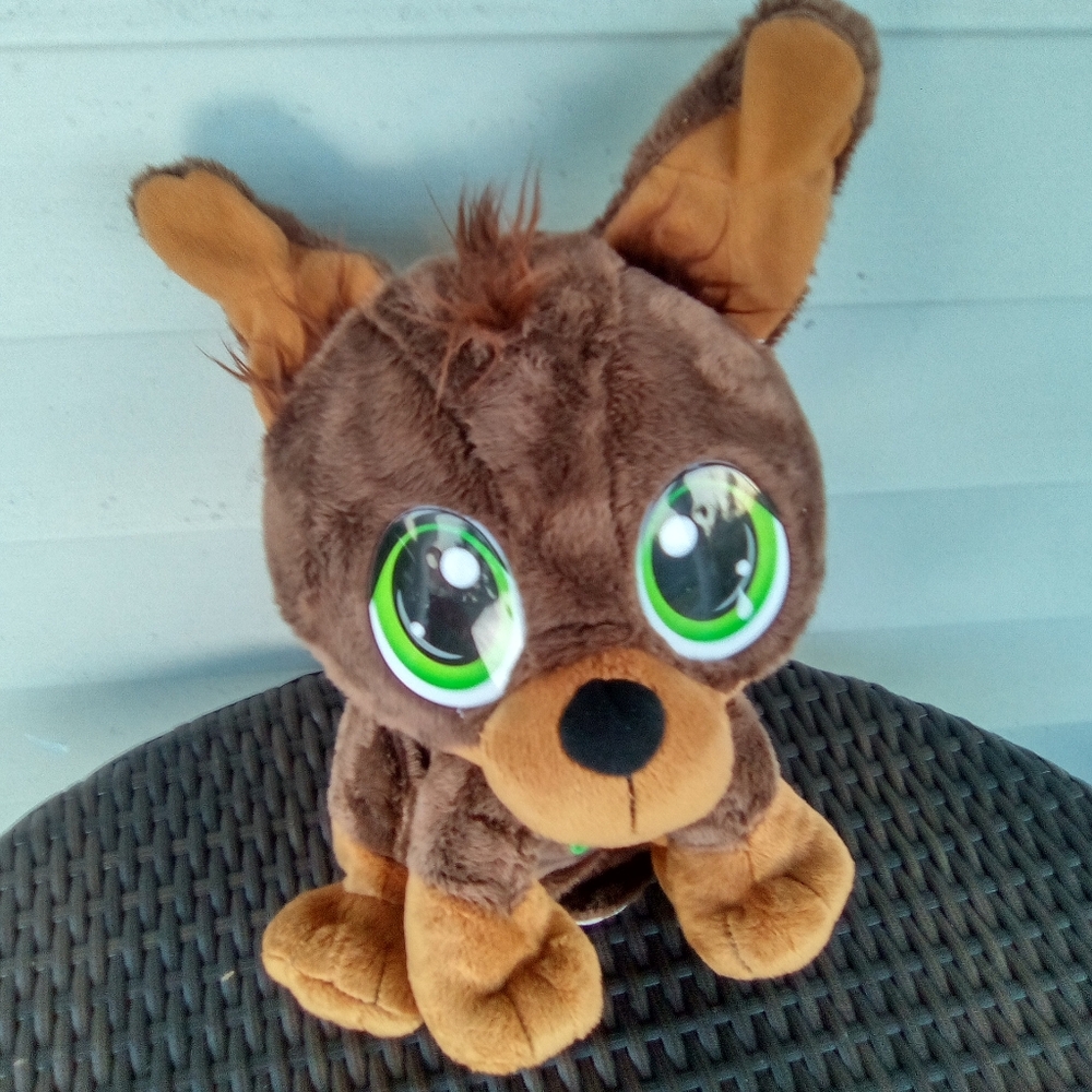LITTLE TIKES Charming Brown Plush Dog with Green Eyes BATTERY NO INCLUDED